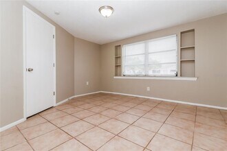 10911 Piccadilly Rd in Port Richey, FL - Building Photo - Building Photo