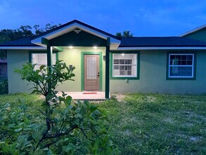 4709 15th Ave S in St. Petersburg, FL - Building Photo - Building Photo