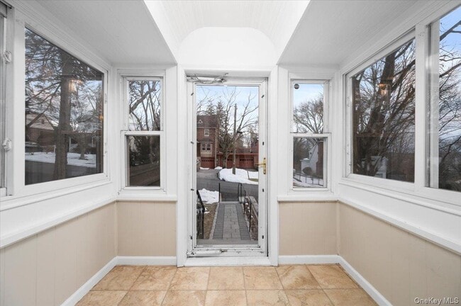 179 Serrano Ave in Hawthorne, NY - Building Photo - Building Photo