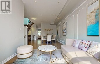 74 Church St S in Richmond Hill, ON - Building Photo - Building Photo