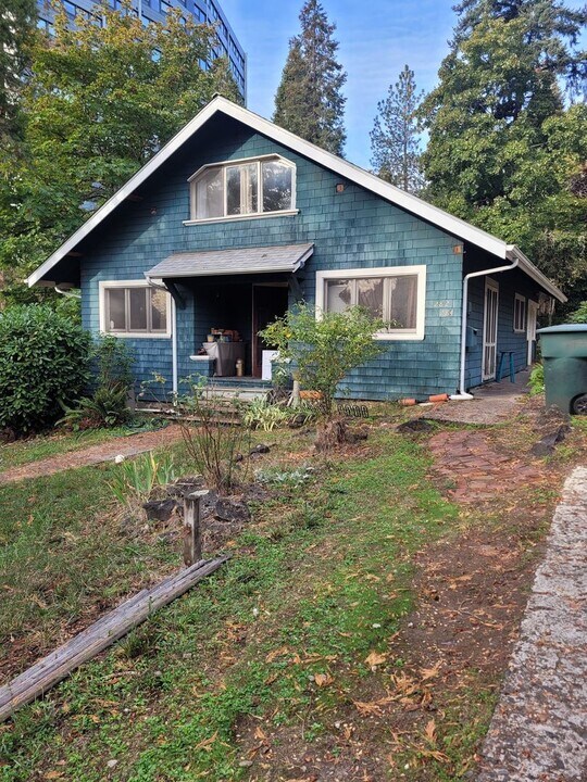 284 Pearl St in Eugene, OR - Building Photo