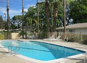 Catalina Gardens Apartments