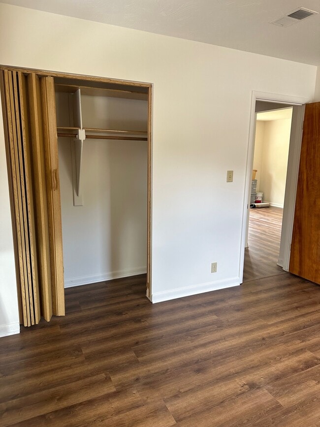 865 S 45th St, Unit Residential 865 Duplex in Lincoln, NE - Building Photo - Building Photo