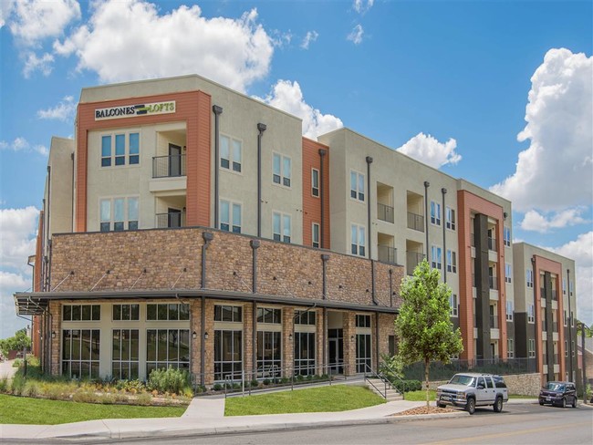 Balcones Lofts in Balcones Heights, TX - Building Photo - Building Photo