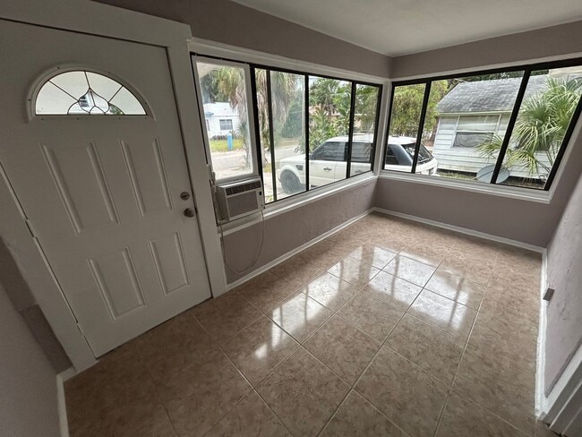 property at 1369 18th St