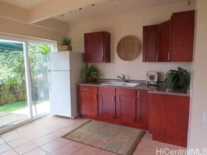 1975 Puowaina Dr in Honolulu, HI - Building Photo - Building Photo
