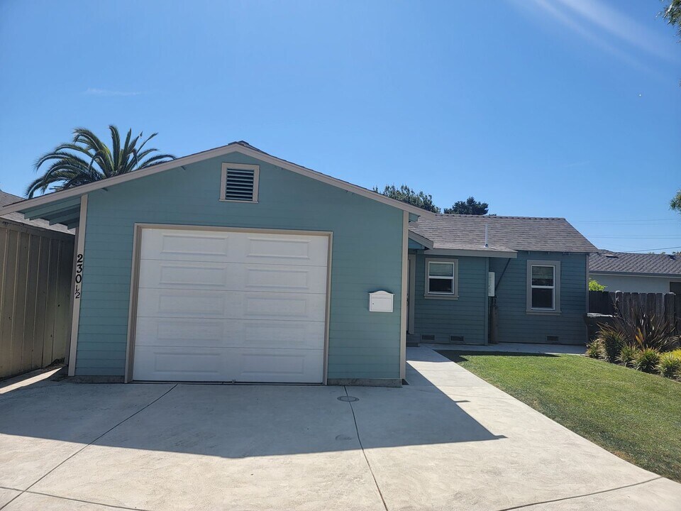 230-230-230-232 Riker Terrace in Salinas, CA - Building Photo
