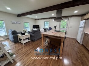 5 Sheldon St in Farmingdale, ME - Building Photo - Building Photo