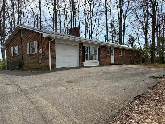 16348 Woodcliffe Dr in Abingdon, VA - Building Photo - Building Photo