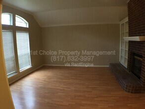 1834 Meadow Crest Dr in Grapevine, TX - Building Photo - Building Photo