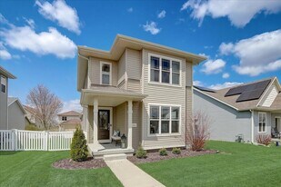 514 Pluto St in Madison, WI - Building Photo