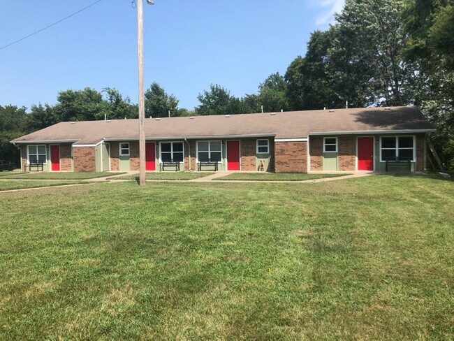 504 E Chellis St in Yates Center, KS - Building Photo - Building Photo