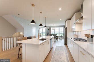 22405 Claude Moore Dr in Ashburn, VA - Building Photo - Building Photo