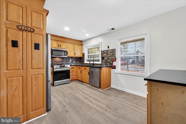 6 Sherwood Ln in Willingboro, NJ - Building Photo - Building Photo