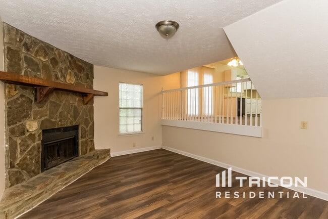 3917 Wood Path Ln in Stone Mountain, GA - Building Photo - Building Photo