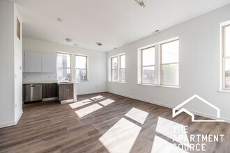 2700 W North Ave in Chicago, IL - Building Photo - Building Photo