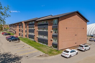 The Crossing II in Saskatoon, SK - Building Photo
