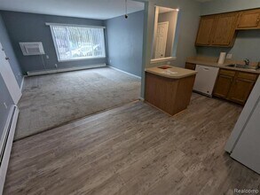 6194 Richards Dr in Brighton, MI - Building Photo - Building Photo