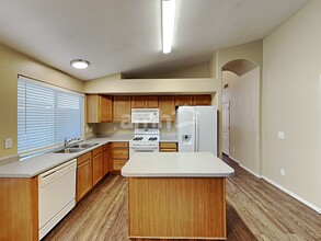 9904 E Onza Ave in Mesa, AZ - Building Photo - Building Photo