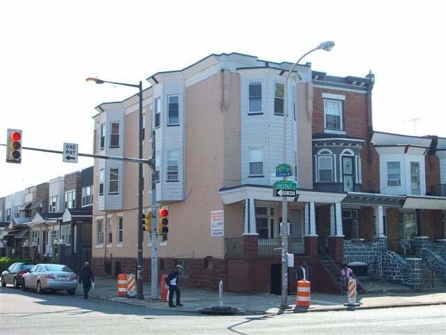 5700 Chestnut St in Philadelphia, PA - Building Photo