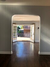 1344 Grandview Ave in Glendale, CA - Building Photo - Building Photo