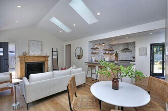 436 W Valerio St in Santa Barbara, CA - Building Photo - Building Photo