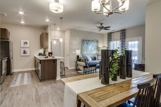 24 at Bloomfield in Bloomfield Township, MI - Building Photo - Building Photo