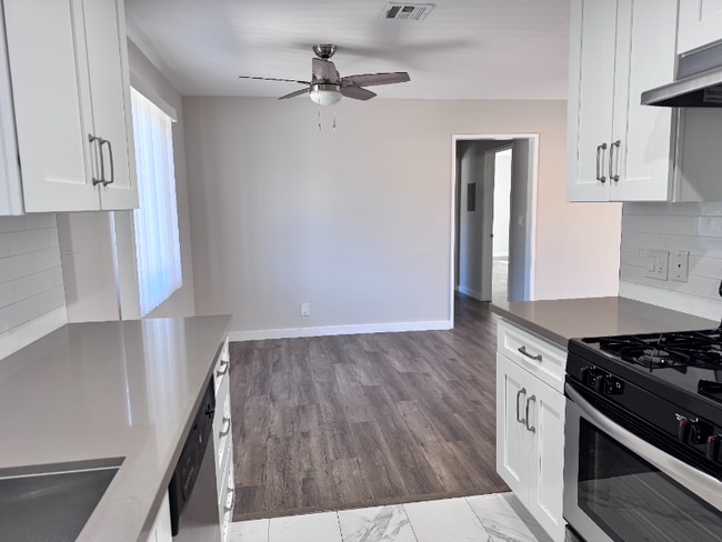 507 E Cedar Ave in Burbank, CA - Building Photo - Building Photo