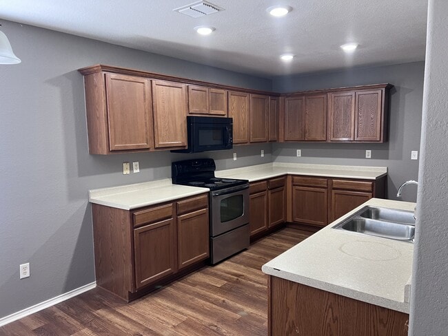 9411 Rainbow Creek in San Antonio, TX - Building Photo - Building Photo