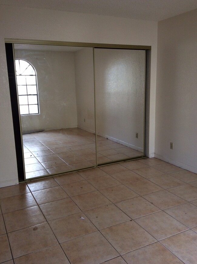 2977 Juniper Hills Blvd-Unit -UNIT 101 in Las Vegas, NV - Building Photo - Building Photo