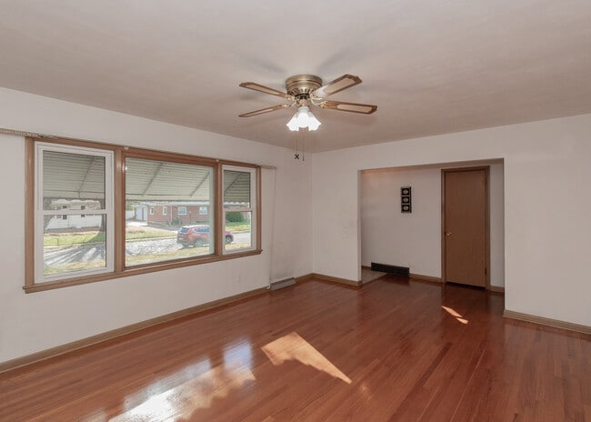 3243 38th Ave in Rock Island, IL - Building Photo - Building Photo