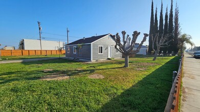 2034 1st St in Wasco, CA - Building Photo - Building Photo