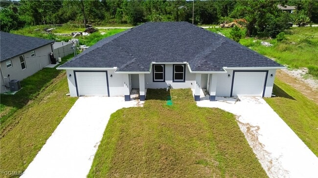 property at 871 Duplex St E