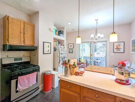 392 Washington St, Unit 1 in Somerville, MA - Building Photo