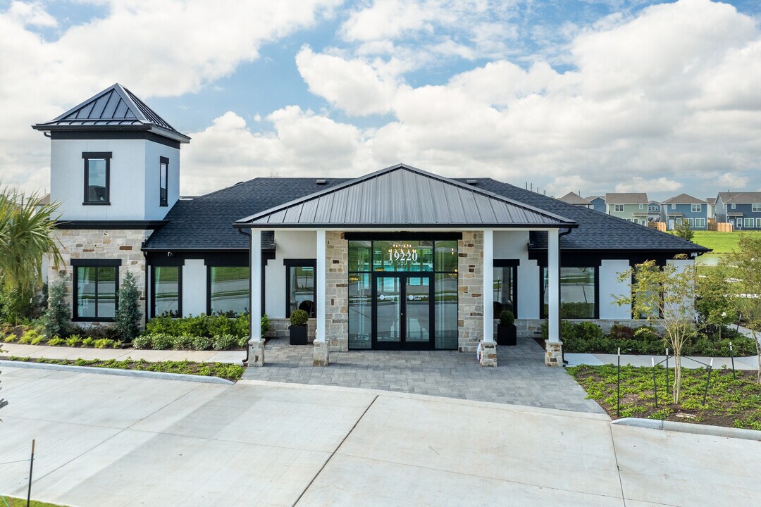 Pradera Oaks in Rosharon, TX - Foto de edificio