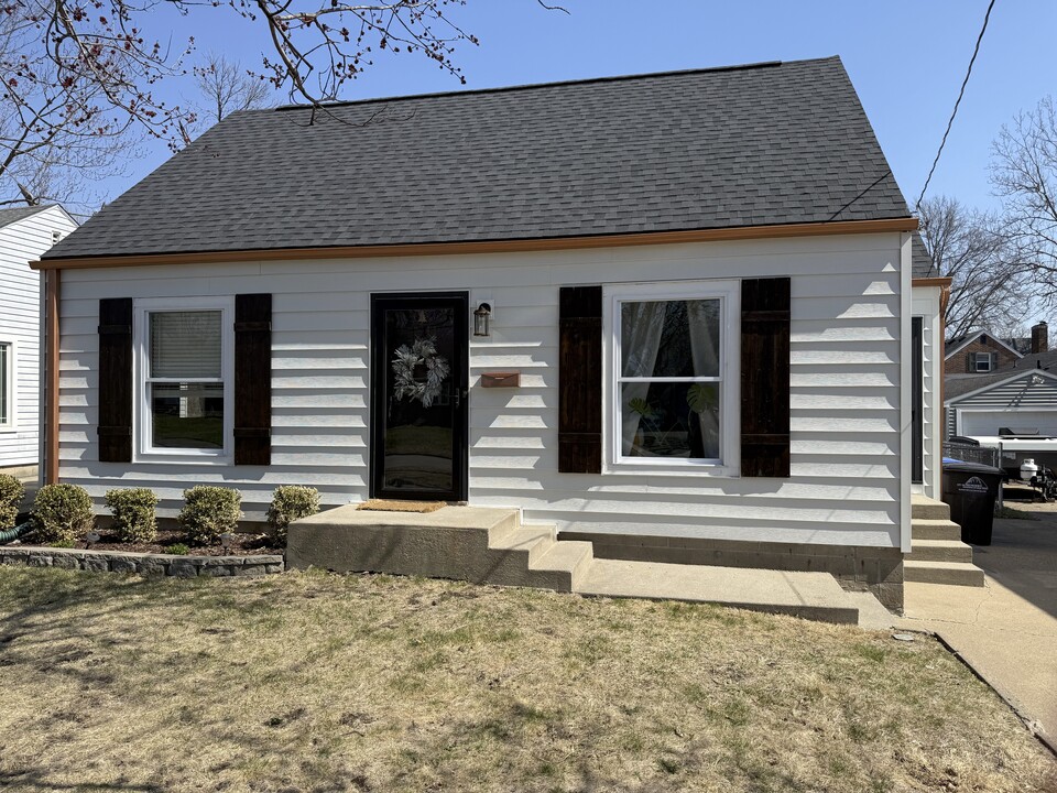 1909 46th St in Des Moines, IA - Building Photo