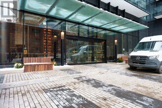 117-1117 Broadway Ave in Toronto, ON - Building Photo - Building Photo