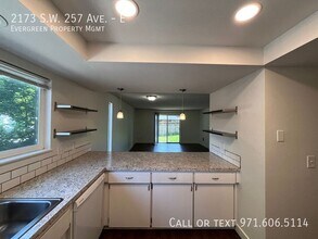 2173 SW 257th Dr in Troutdale, OR - Building Photo - Building Photo