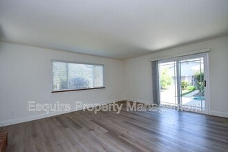 1709 Ciprian Ave in Camarillo, CA - Building Photo - Building Photo