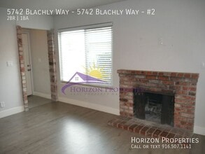 5742 Blachly Way in Sacramento, CA - Building Photo - Building Photo