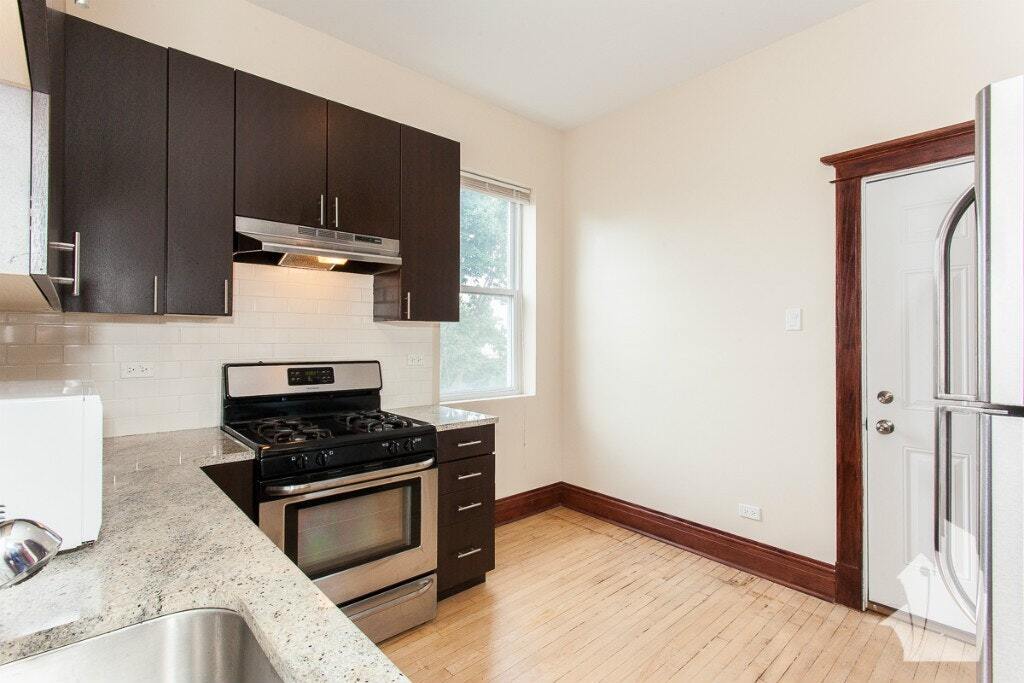 1438 W Addison St in Chicago, IL - Building Photo