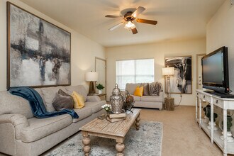 The Fairways at Hurricane Creek in Bryant, AR - Building Photo - Interior Photo
