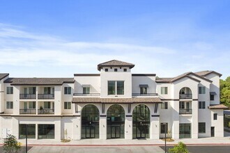 The Venue at Orange in Redlands, CA - Foto de edificio - Building Photo