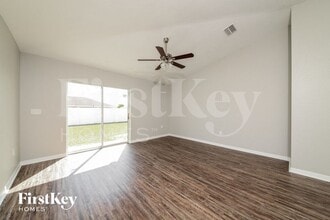 2318 11th Ave E in Palmetto, FL - Foto de edificio - Building Photo