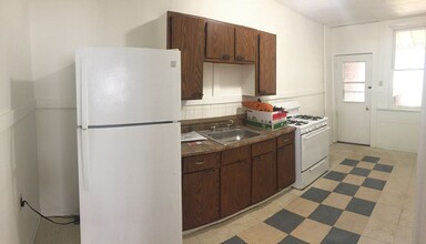1000 Evergreen Ave-Unit -Front Apt in Pittsburgh, PA - Building Photo - Building Photo