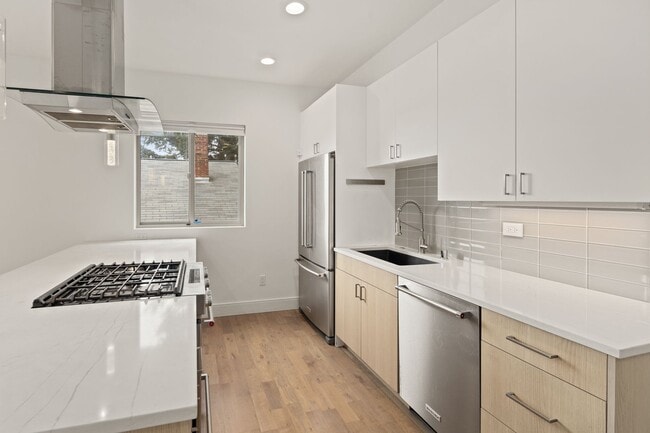 1304 W Newton St in Seattle, WA - Building Photo - Building Photo