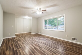 191 Lucan Way in Riverdale, GA - Building Photo - Building Photo