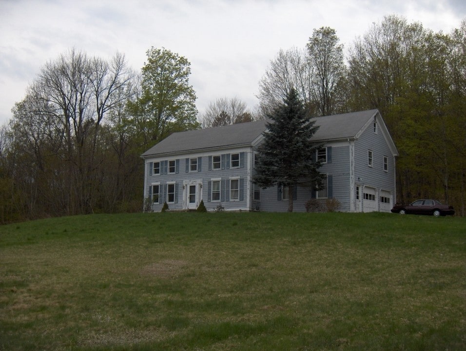 19085 Route 22 in Petersburgh, NY - Foto de edificio