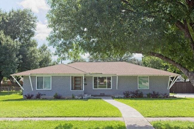 property at 304 S Grove Rd