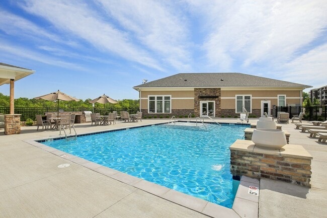 Bonavia Luxury Apartments in Shawnee, KS - Building Photo - Building Photo